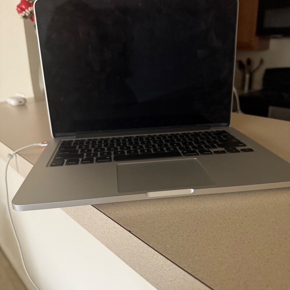 Apple MacBook Pro 13inch 2013 - Picture 4 of 6